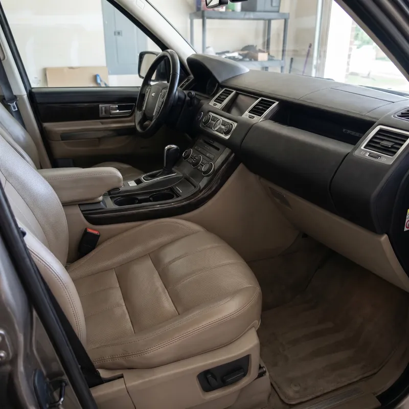 Range Rover — iç detay sonrası canlanmış kabin